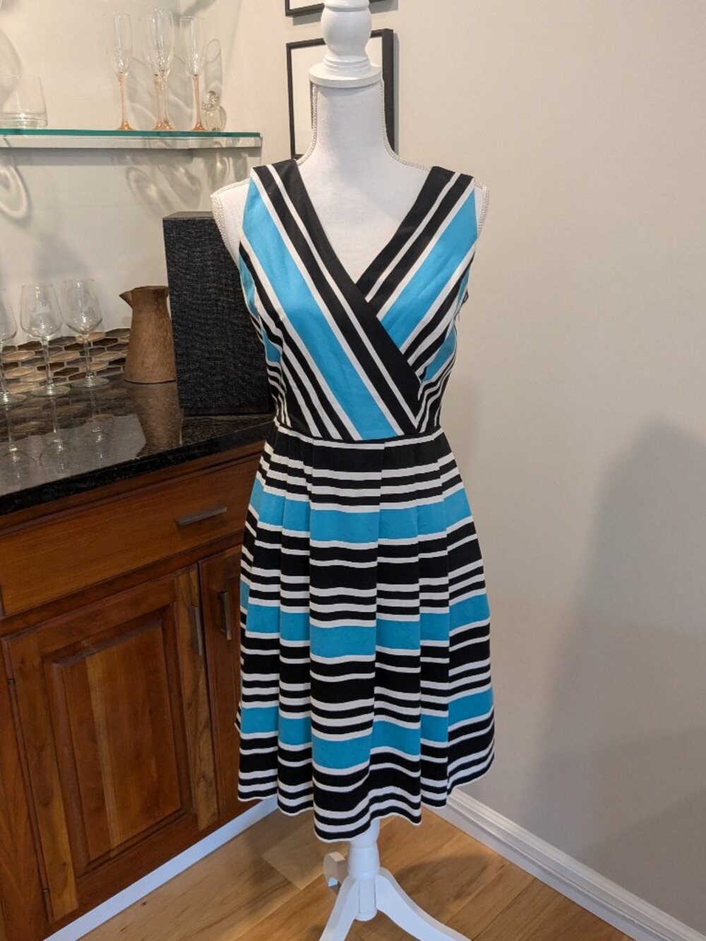 Talbots Size 6 Striped Sleeveless Dress Fit & Flare V-Neck Black White Blue Mod